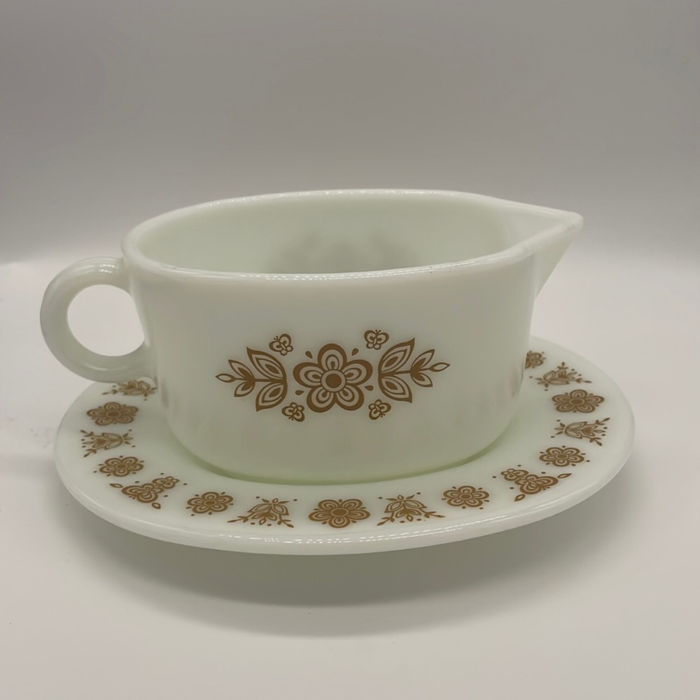 Pyrex gold butterfly print gravy bowl with dish